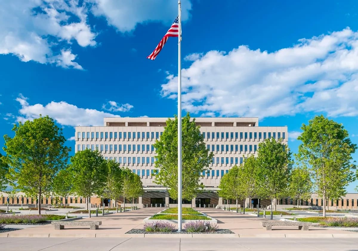 ICE agent who killed Renee Good suffered internal bleeding, officials say, as Minnesota shut out of probe