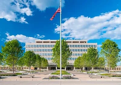 ICE agent who killed Renee Good suffered internal bleeding, officials say, as Minnesota shut out of probe